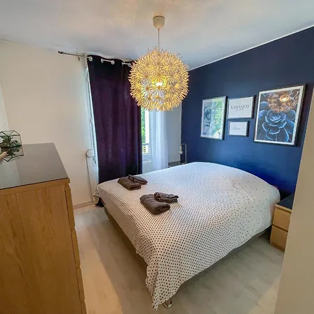 Neudorf + Garage Apartment