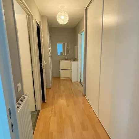Neudorf + Garage Apartment