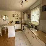 Neudorf + Garage 아파트